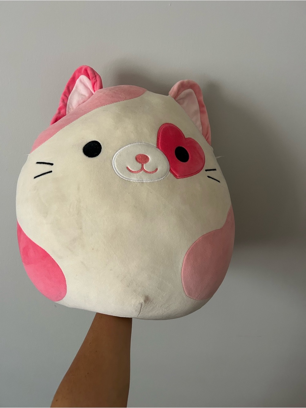 Squishmallows 16” Susan Q the Cat Pink & White Calico Heart Design BIG Plush